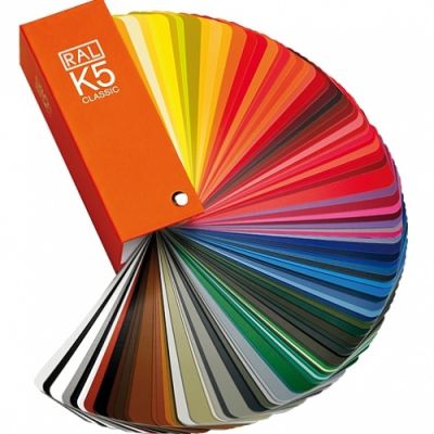 RAL K5 semi mat - kleurenwaaier in omslag